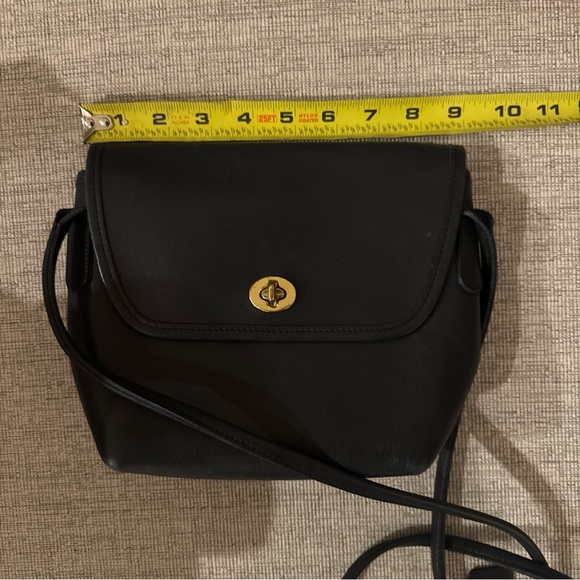 Vintage Coach Quincy Black Leather Crossbody Bag - Picture 12 of 16